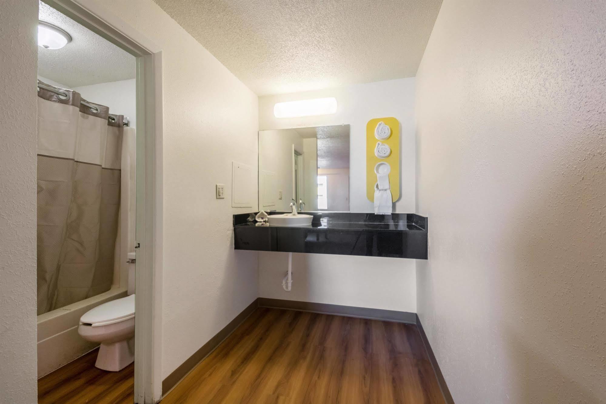 Hotel 465 By Regency Indianapolis Exterior foto