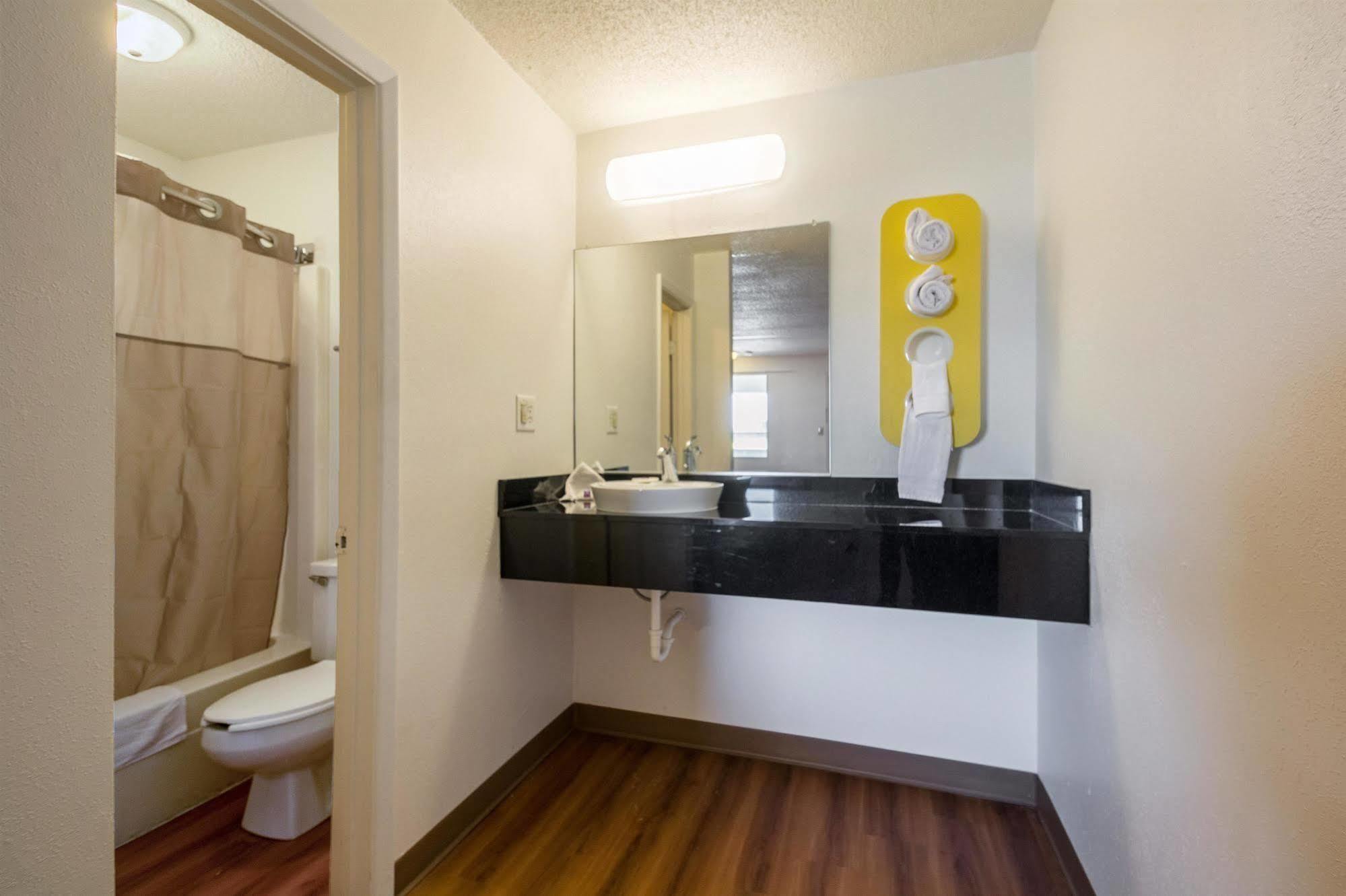 Hotel 465 By Regency Indianapolis Exterior foto