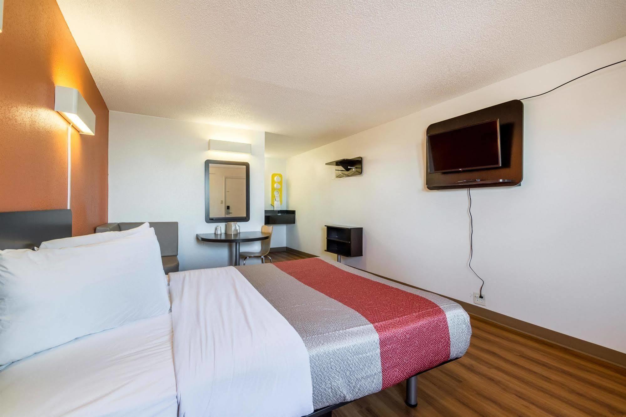 Hotel 465 By Regency Indianapolis Exterior foto